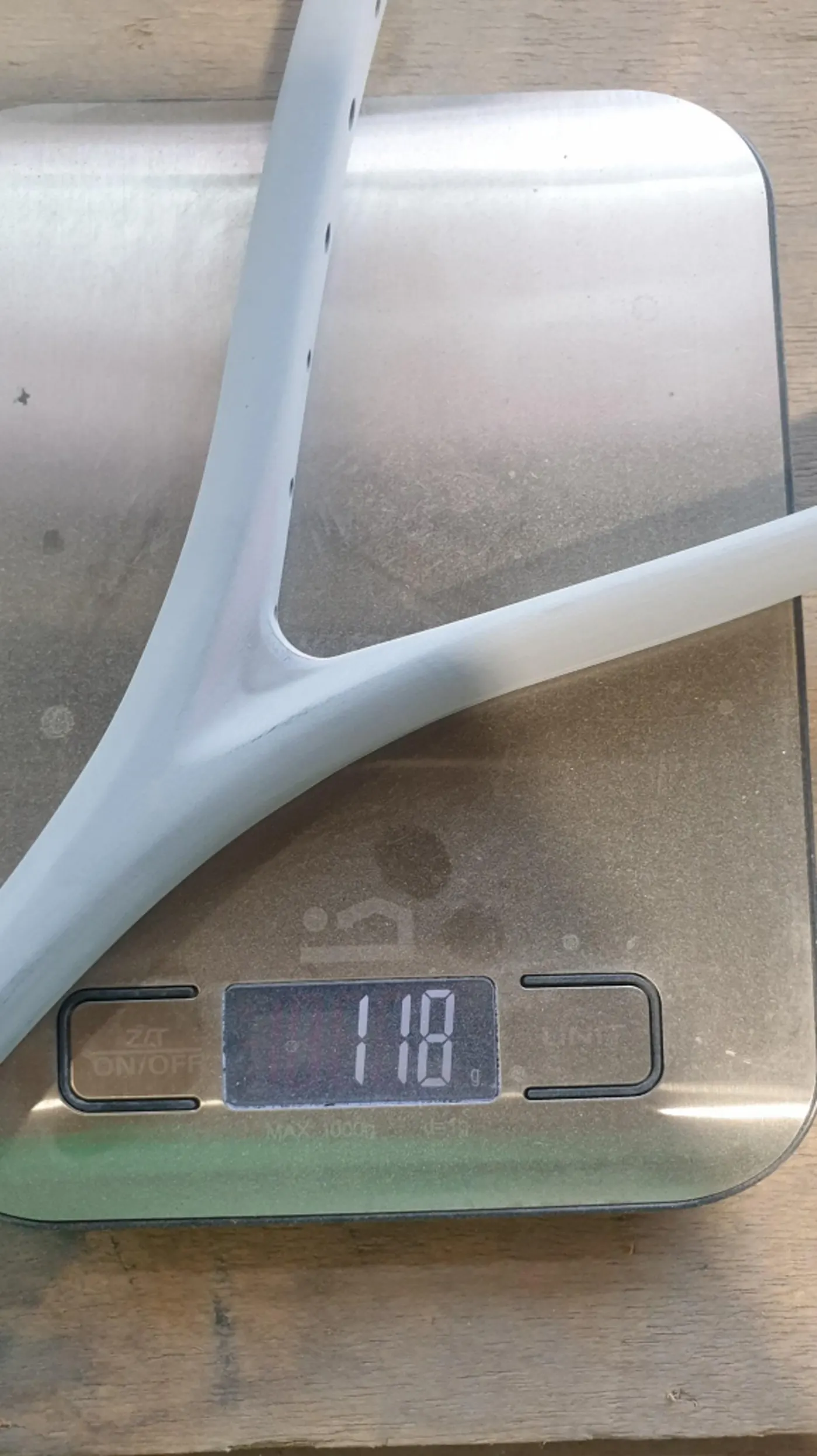테크니화이버 카보플렉스 125S 샤넬 도색 넥 부분 디테일