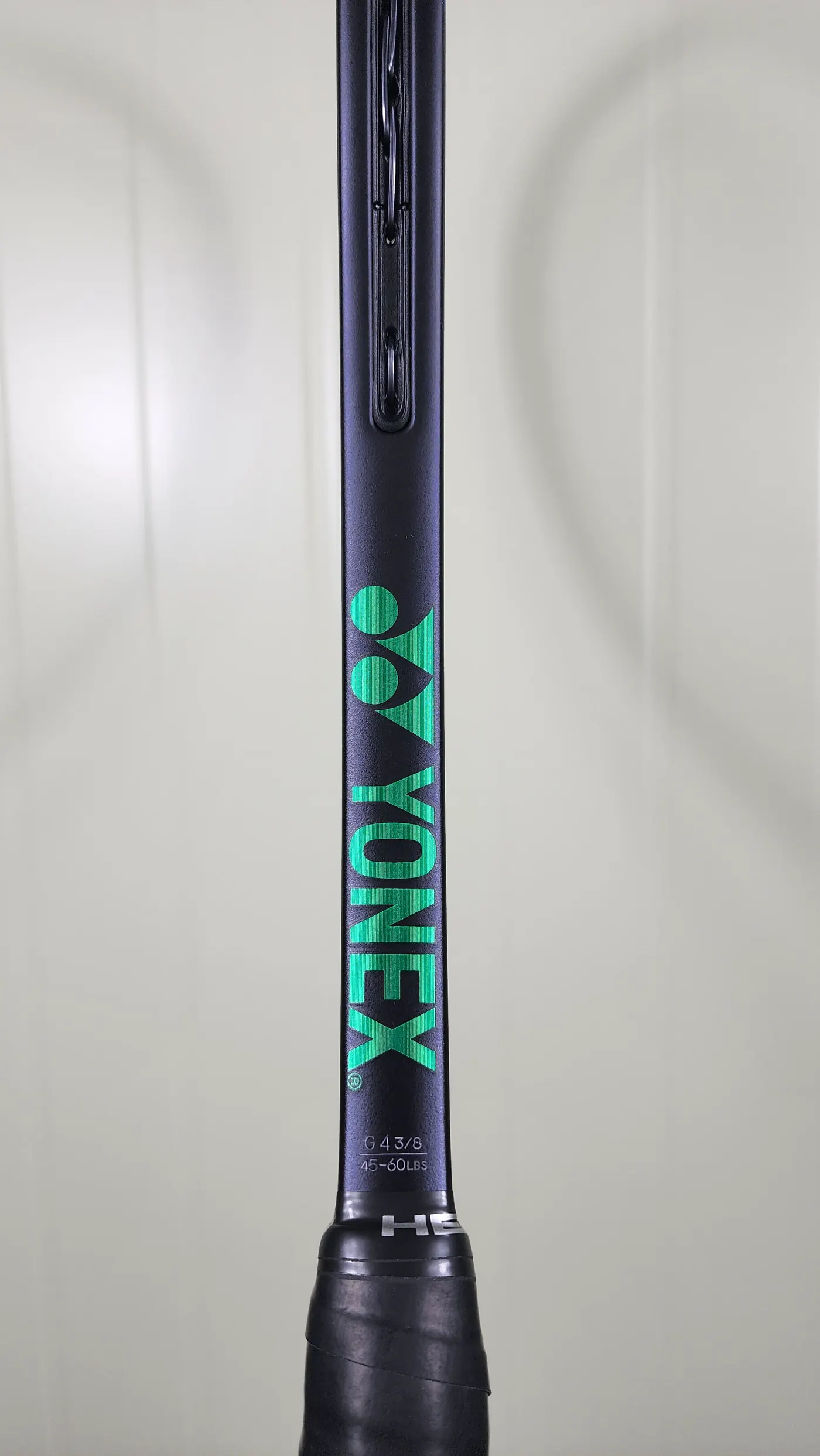 요넥스 VCORE PRO 97D 도색 범퍼와 상단 프레임