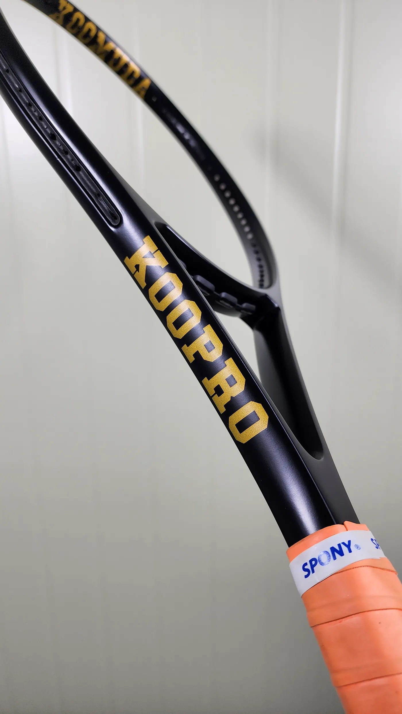 뵐클 V8 PRO 블랙 골드 도색 측면 마감